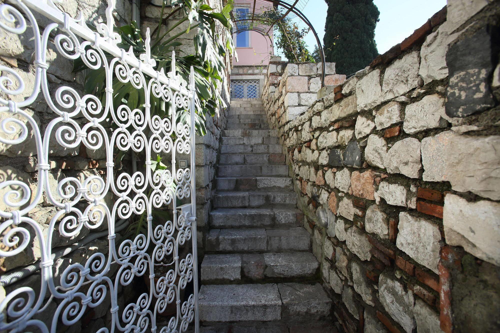 Badia Vecchia Apartment Taormina Bagian luar foto