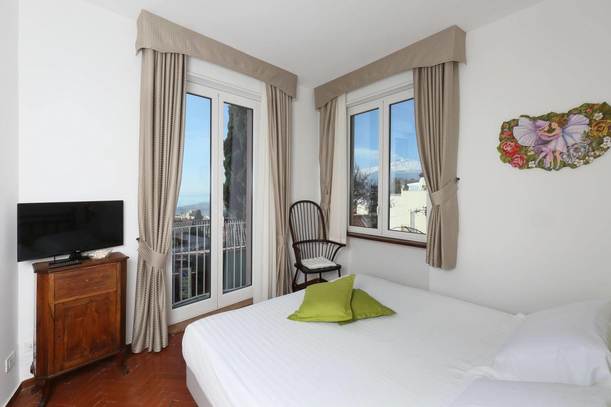 Badia Vecchia Apartment Taormina Bagian luar foto